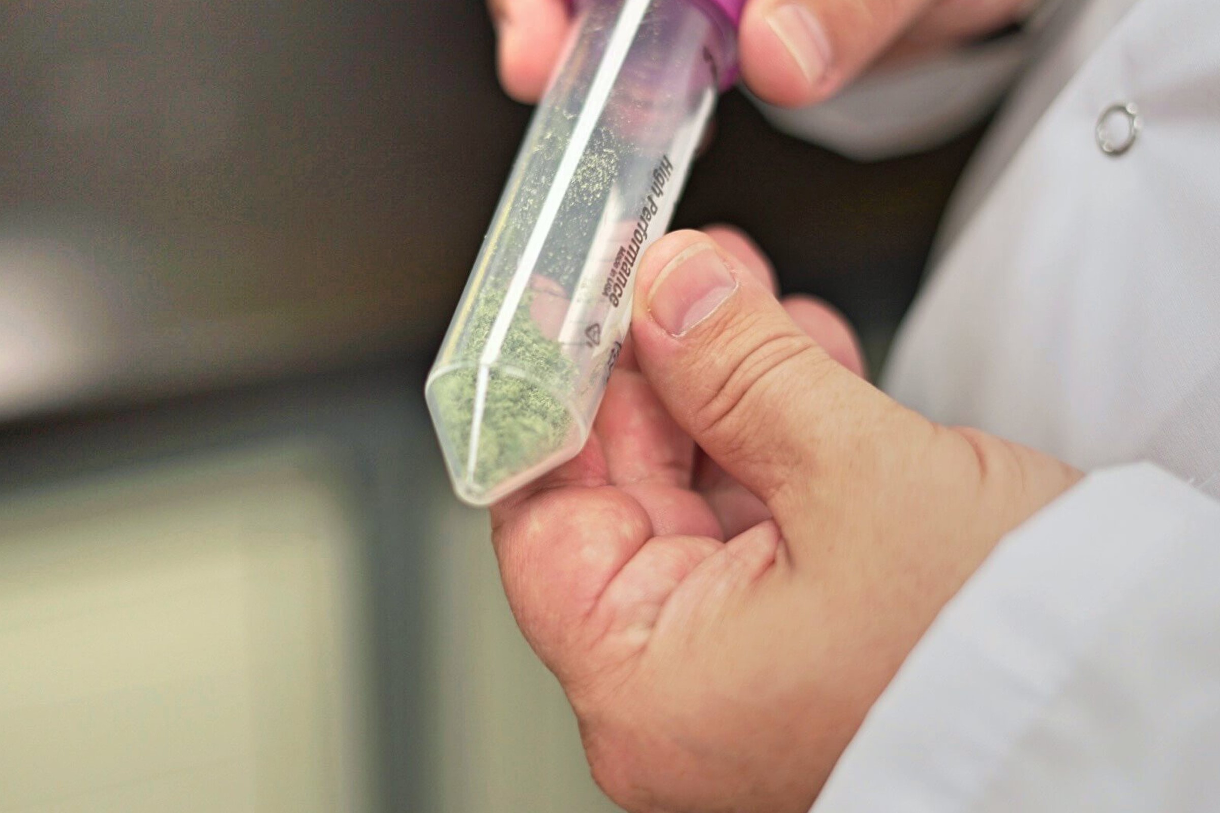 Visit to a cannabis analysis laboratory